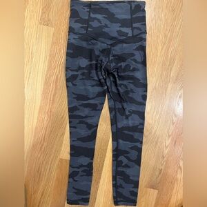 Athleta XXS 7/8 inch leggings. Great condition. Black camo.